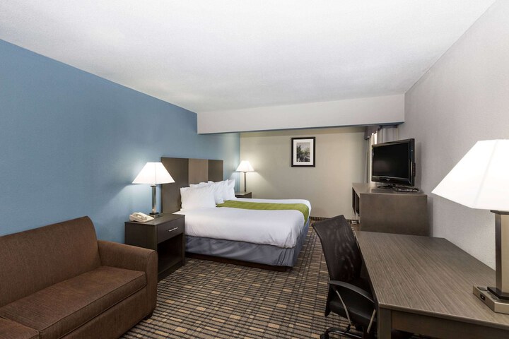 Room 16 of 48