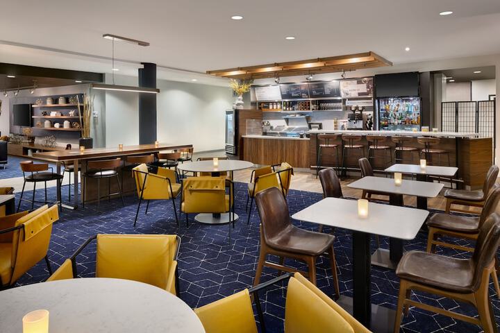 Courtyard by Marriott Edison Woodbridge