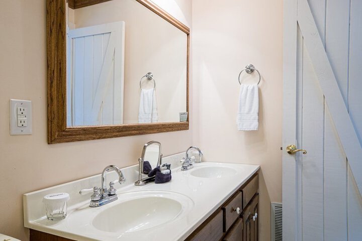 Whitestone Inn