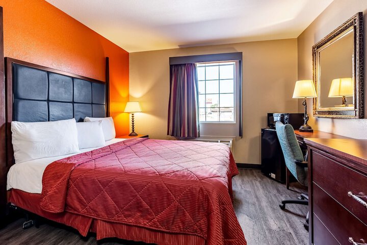 Room 16 of 32