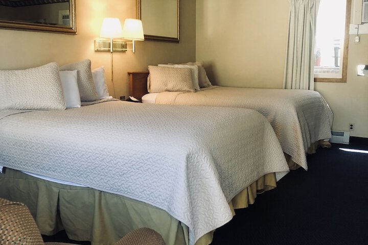 Room 33 of 64