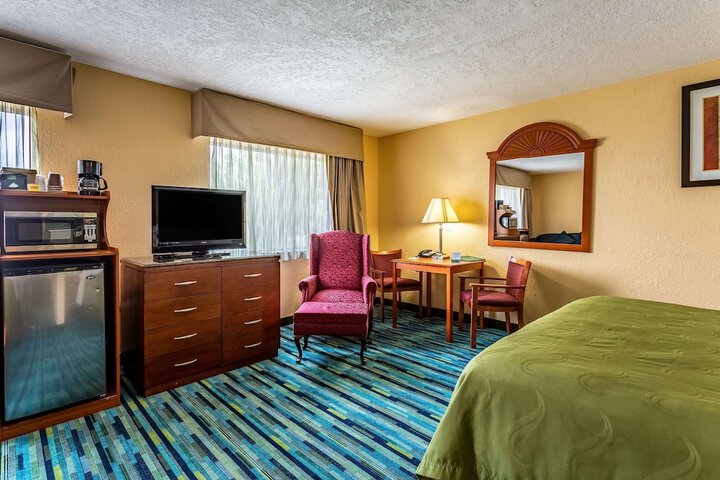 Room 16 of 35