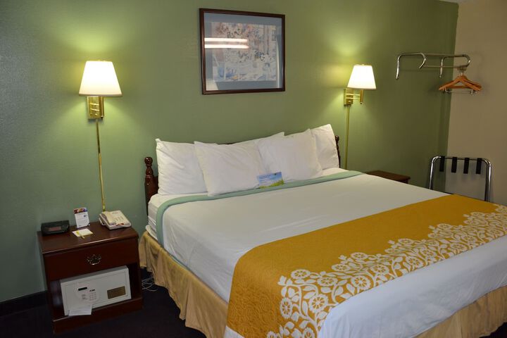 Room 56 of 118