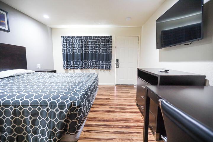 Room 18 of 22