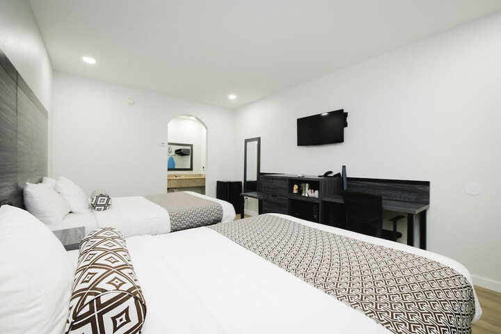 Sapphire Inn and Suites