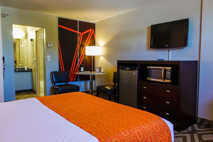 Room 25 of 47