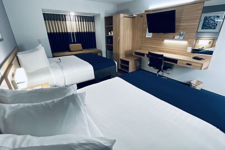 Room 6 of 24