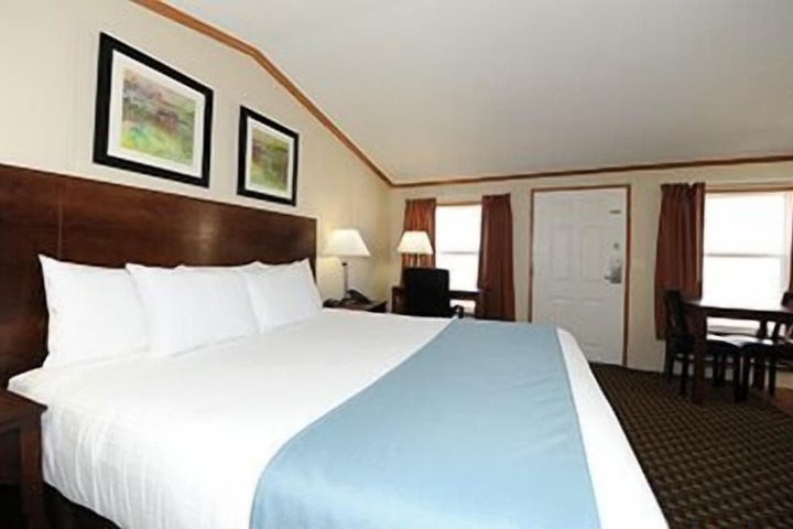 Instalodge Hotel & Suites