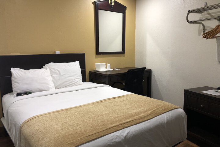Room 17 of 47