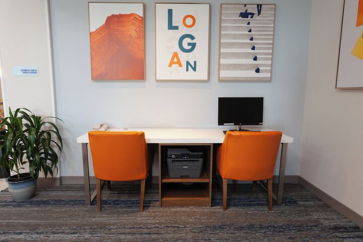 Holiday Inn Express & Suites Logan by IHG