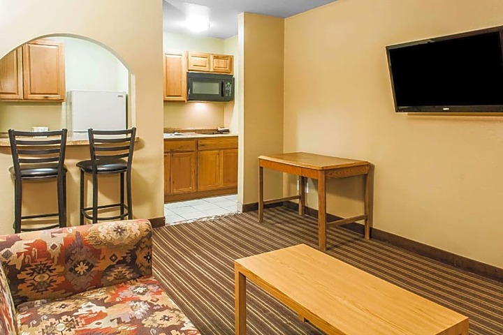 Rodeway Inn East