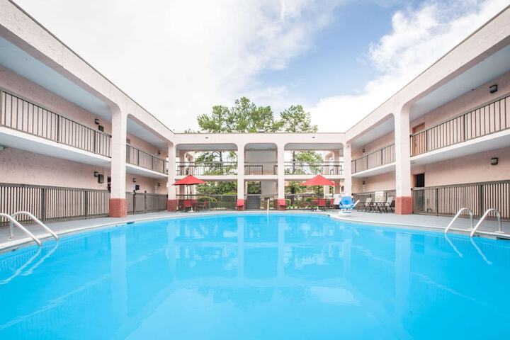 Pool 2 of 28