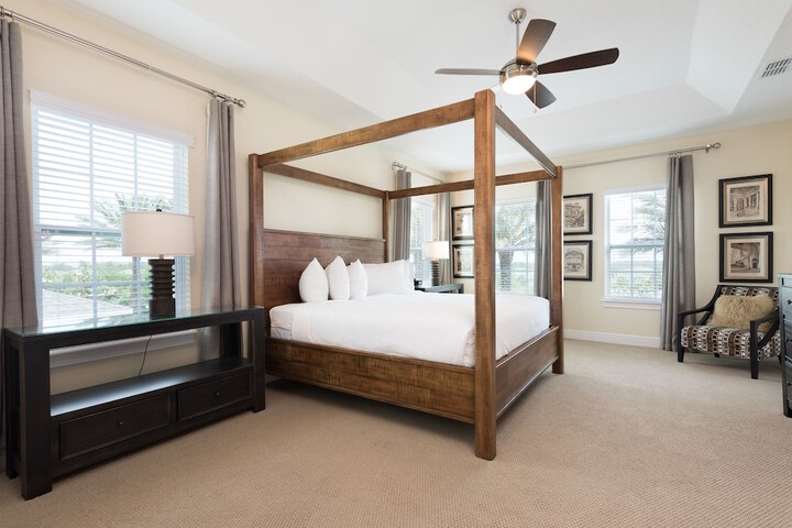 Room 453 of 705