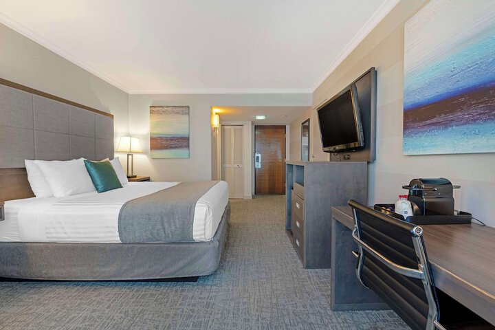 Room 30 of 68