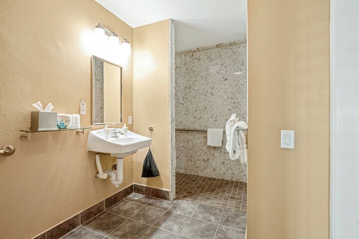 Room 127 of 161