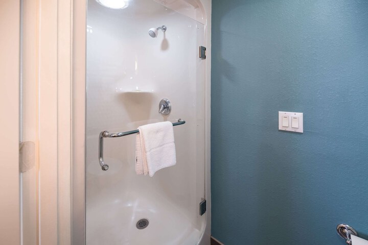 Room 11 of 31
