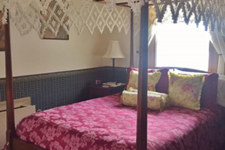 Inn at the Canal Bed & Breakfast