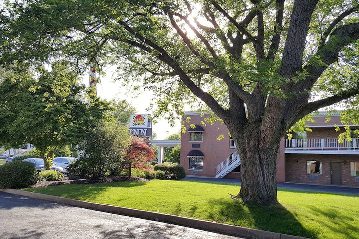 Hotel Exterior 28 of 31