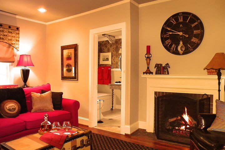 10 Fitch Luxurious Romantic Inn