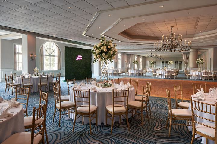 Ballroom/Hall 68 of 77