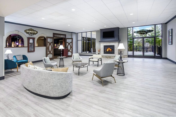Holiday Inn Quincy East by IHG