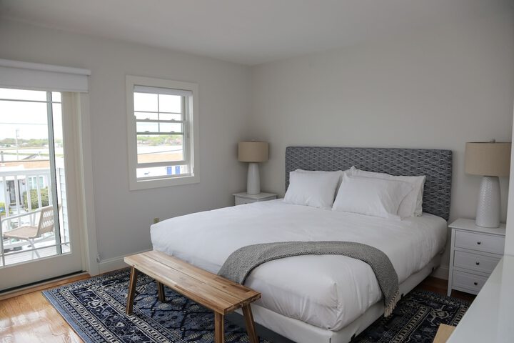 Room 44 of 60