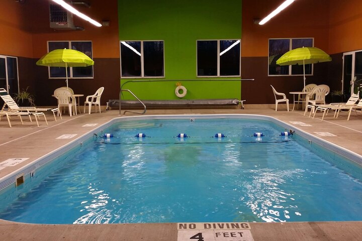 Pool 4 of 35