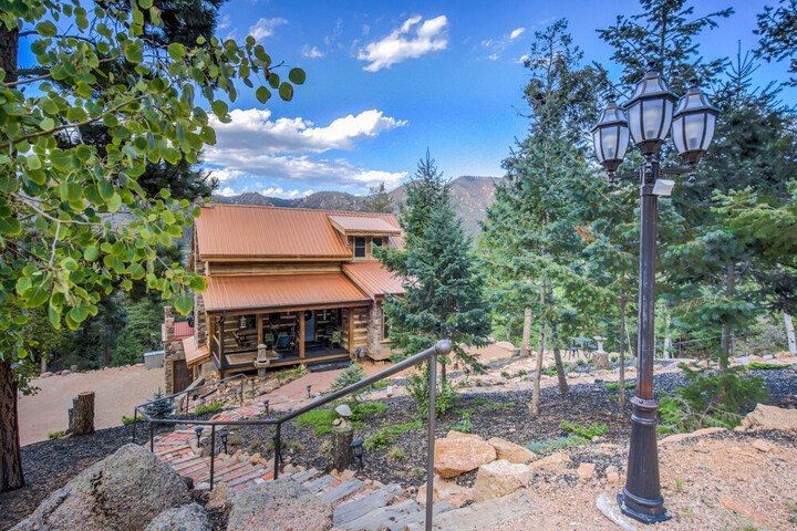 Mountain Getaway Cabinhot Tub & Pool Table4bd