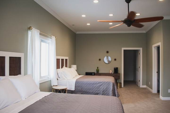 Room 15 of 48