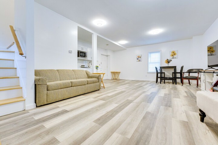 Ludlow Townhome: 3 Mi to Okemo Mountain!