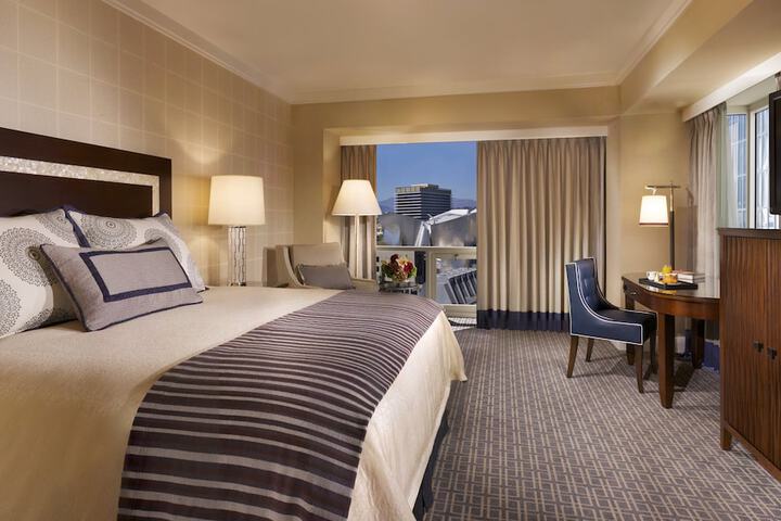 Omni Los Angeles Hotel at California Plaza