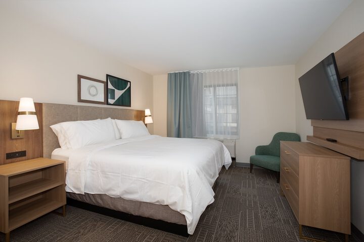 Room 32 of 43