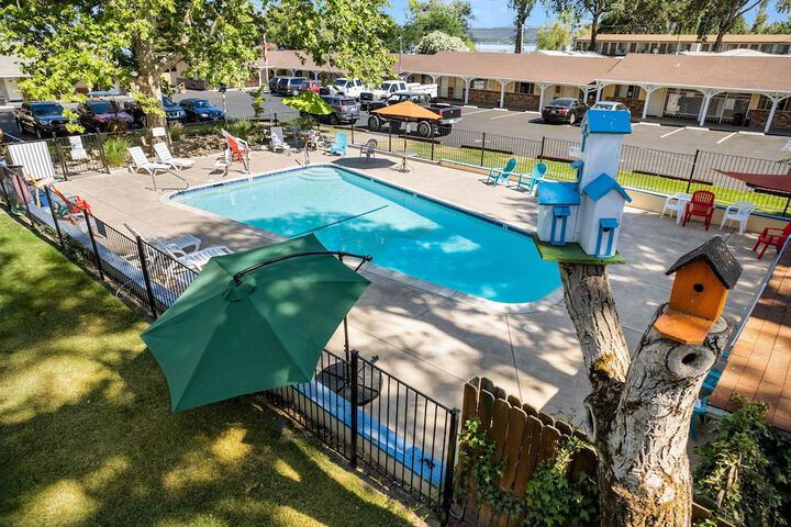 Pool 17 of 75