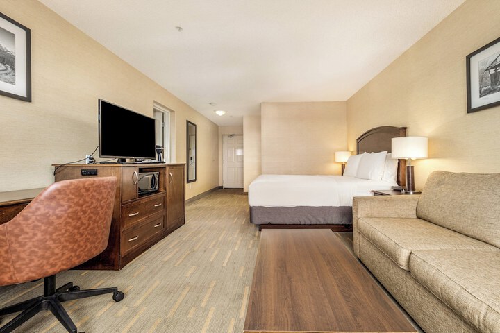 Room 85 of 200