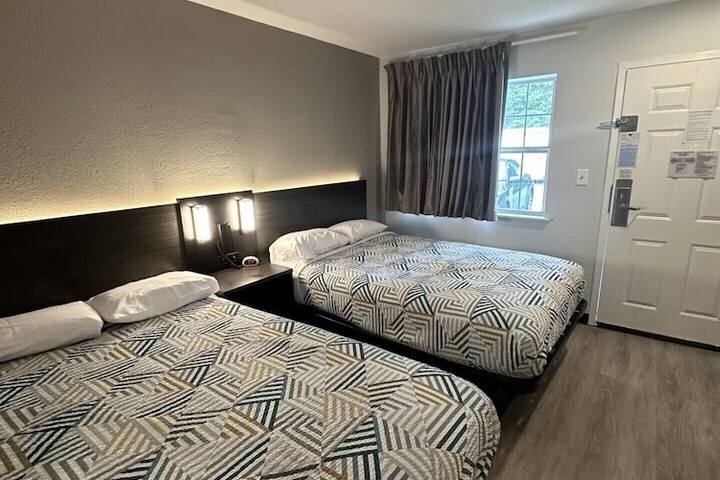Room 5 of 7
