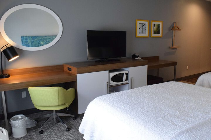 Room 27 of 39