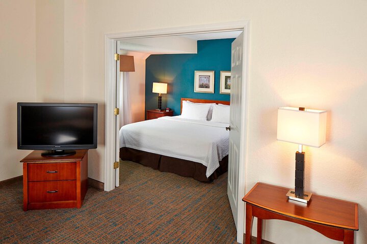 Room 13 of 19