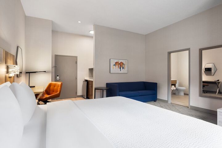 Room 41 of 63
