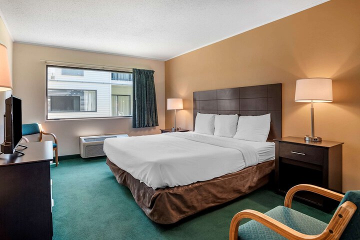 Room 14 of 30
