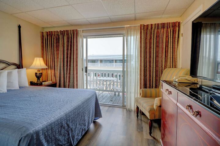 Room 152 of 317
