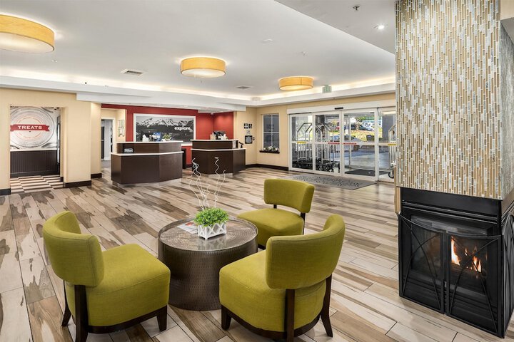 Hampton Inn & Suites Seattle-North / Lynnwood