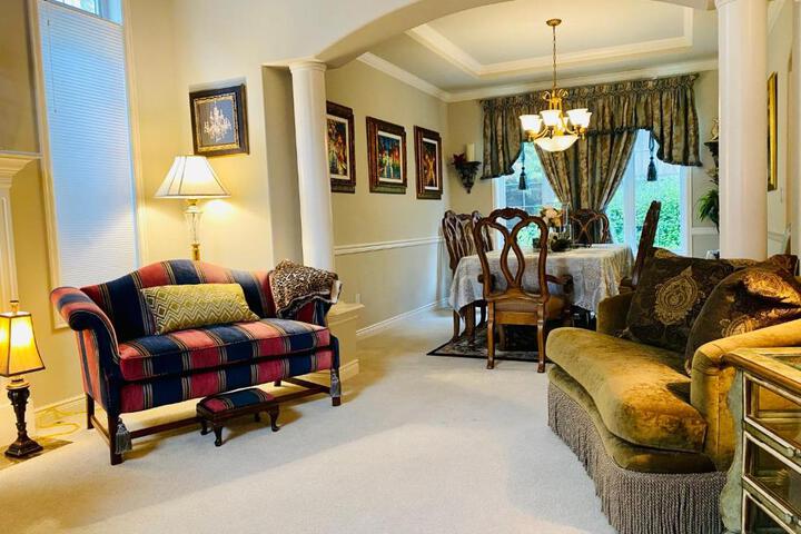 The Elegant & Cozy Retreat