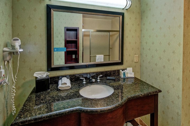 Room 10 of 24
