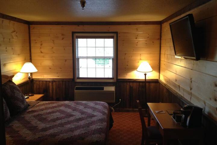 Room 27 of 43