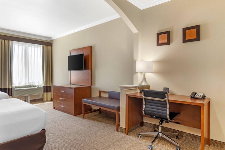 Comfort Suites Deer Park Pasadena