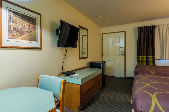 Room 50 of 61