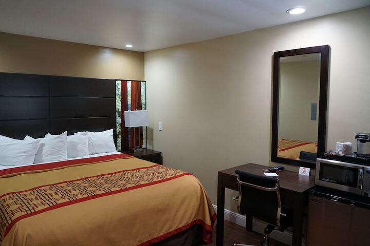 Room 32 of 37