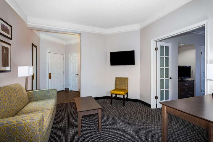 La Quinta Inn & Suites by Wyndham Denver Boulder-Louisville
