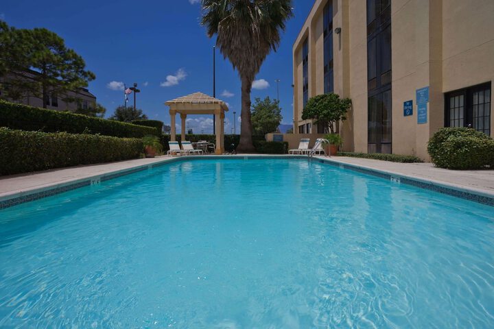 Pool 5 of 21