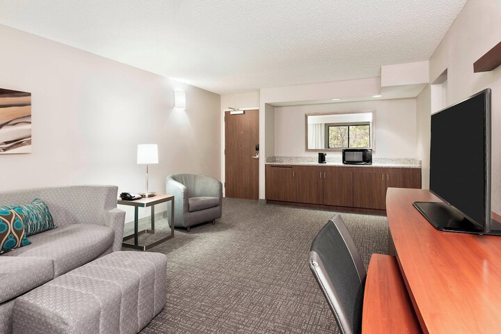 Room 18 of 37